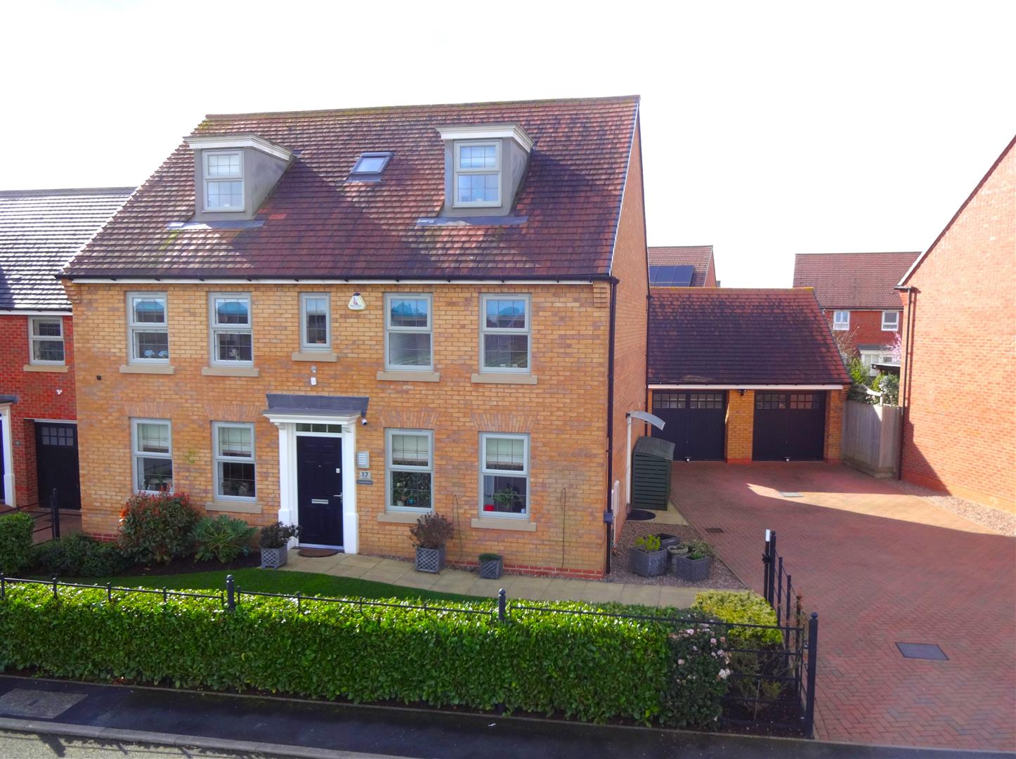 Arnold Drive, Priors Hall Park Priors Estate Agents